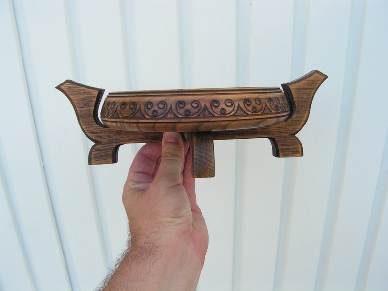Vintage wooden bowl with stand Handmade wood bowl with legs Country wood bowl Fruit bowl Hand carved bowl Old dough bowl Rural house decor image 7