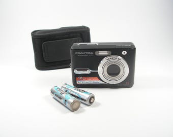Vintage camera PRAKTICA Luxmedia, Working compact camera 10 MP, Retro digital camera, Camera with case