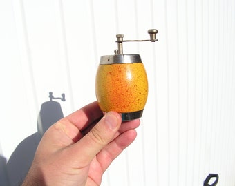 Small Antique Wooden Pepper Mill, 1960s Kitchen Decor