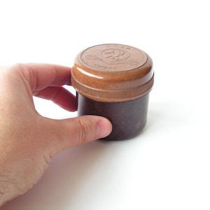 Bakelite box for paints Small round box Vintage box Collectible box Painter accessories Artist plastic box Old box for painter