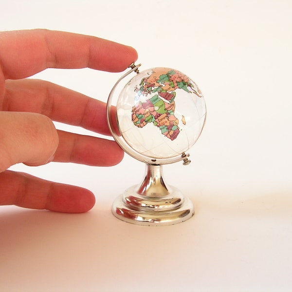 petit globe terrestre vintage Hauteur - 8 cm Globe décoratif de bureau en verre Mini globe terrestre Globe miniature du monde, carte de la Terre, décoration de bureau, bureau avec carte globe