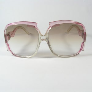 Extravagant ladies sunglasses 088CA Vintage women sunglasses Pink frane colored lenses Retro plastic sunglasses