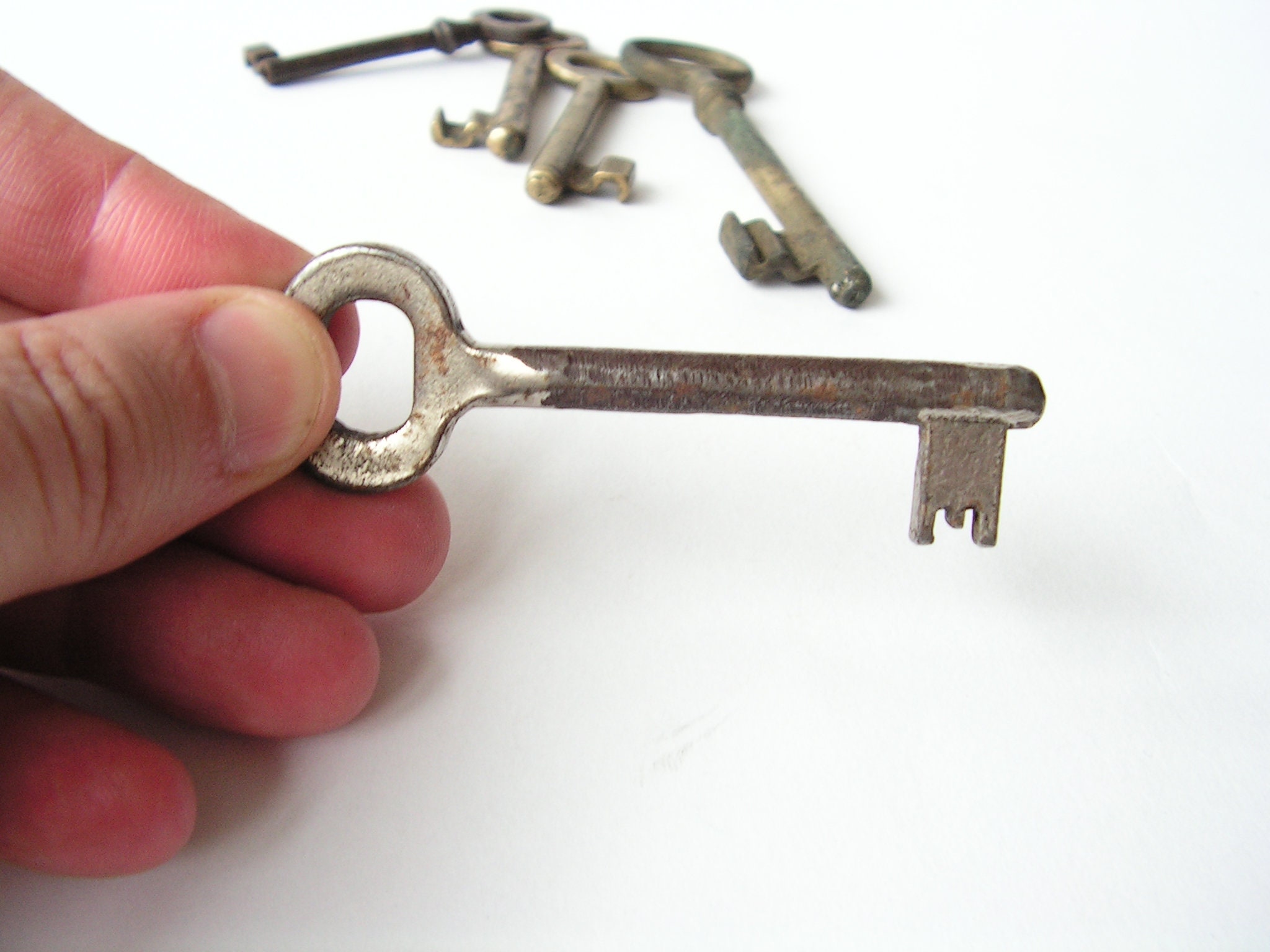 Vintage Messing Eisenschlüssel, 5er Set Skelett alte Schlüssel, Metallschlüssel  verschiedene Größen, Sammlerstücke Schlüssel, antike Schlüssel, rustikale  Wohnkultur - .de