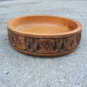 Vintage wooden bowl 1960s Handmade wood bowl for fruits Country wood bowl Fruit bowl Hand carved bowl Old dough bowl Rural house decor
