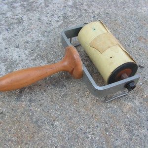 Brayer roller wooden handle Vintage tool roller wallpaper Art craftsdisplay Seam roller for wall paper Industrial decor