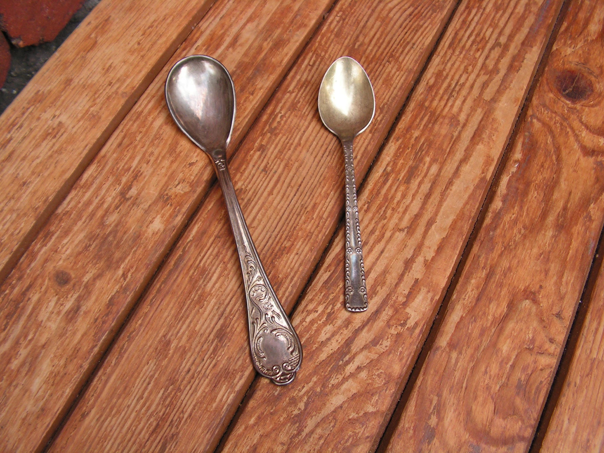 Set of 2 Metal Spoons Silver Tone Spoons Different Size Spoons Etsy