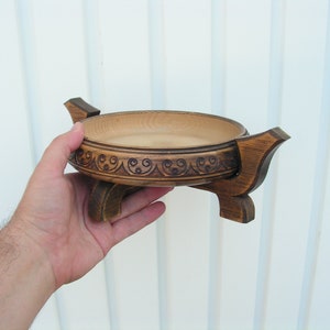 Vintage wooden bowl with stand Handmade wood bowl with legs Country wood bowl Fruit bowl Hand carved bowl Old dough bowl Rural house decor image 2