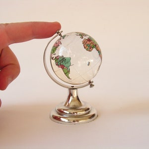 Vintage kleiner Globus Höhe - 8 cm Dekorativer Glas Schreibtisch Globus Mini Erdglobus Welt Miniatur Globus Erde Karte Büro Deko Globus Karte Schreibtisch