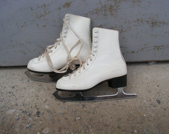 Vintage ice skates Size - EU - 34, US - 2.5, Children Ice shoes, Poland white skates, Hockey ice skates, Old ice skates, Winter sport decor