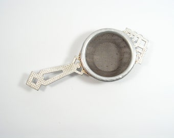 Petite passoire en aluminium URSS Ancienne passoire En métal Passoire de cuisine Passoire rustique Passoire en métal Passoire en métal Ustensile de cuisine primitif