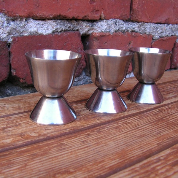 Metal egg cups Set of 3 egg cups Silver tone cups Vintage bowls of eggs Old egg cups Egg holders Stainless steel egg containers