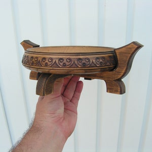 Vintage wooden bowl with stand Handmade wood bowl with legs Country wood bowl Fruit bowl Hand carved bowl Old dough bowl Rural house decor image 8