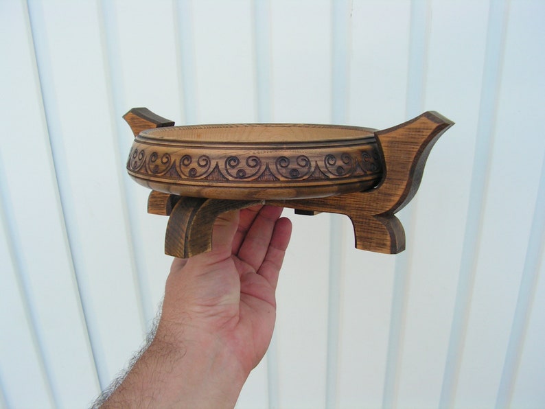 Vintage wooden bowl with stand Handmade wood bowl with legs Country wood bowl Fruit bowl Hand carved bowl Old dough bowl Rural house decor image 8