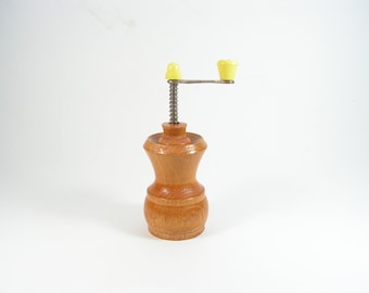 Vintage werkende pepermolen houten pepermolen kleine houten pepermolen handmatige kruidenmolen kruidenmolen keukendecor rustieke inrichting