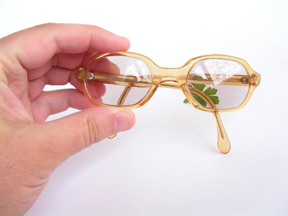 Gafas de ninos vintage raros Marco plastico Pequenas gafas de lectura para ninos Lentes de cristal con dioptrias Retro gafas marron Optyl Etsy Mexico
