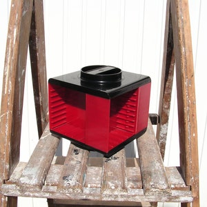 Cassettes de plástico negro rojo vintage display 1975s Rack Retro lovely Cassette Tape Holder Rotating Cassette Storage Rotary Holder Bulgaria