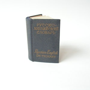 Mini English Russian dictionary 1965s Miniature dictionary Moscow publishing house English Russian traveler dictionary Small dictionary