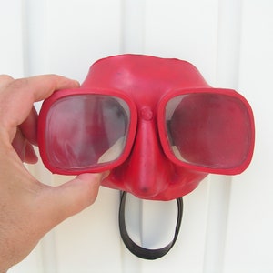 Retro red children scuba mask, Vintage small Rubber Diving Mask, Swimming Mask Bulgaria, Swimming Goggles, Rubber Mask, Diving accessories