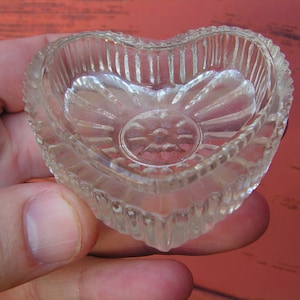 Vintage glazen asbak hart Oude collectible asbak Transparante kleine glazen asbak Retro asbak Cadeau voor roker Home decor