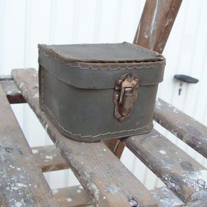 Maleta antigua pequeña Caja de cartón Maleta de niño Maleta antigua Maleta de viaje retro Maleta de cartón Maletín vintage Estuche de equipaje