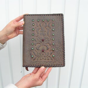Vintage folder medium size Tooled Leather Folder for Documents Embossed Ornaments Leather Portfolio folder Office decor