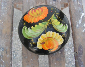 Wooden round box Khokhloma 1970s Vintage black box with lid Collectible Russian folk box Flower Jewelry box floral motifs Hand painted box