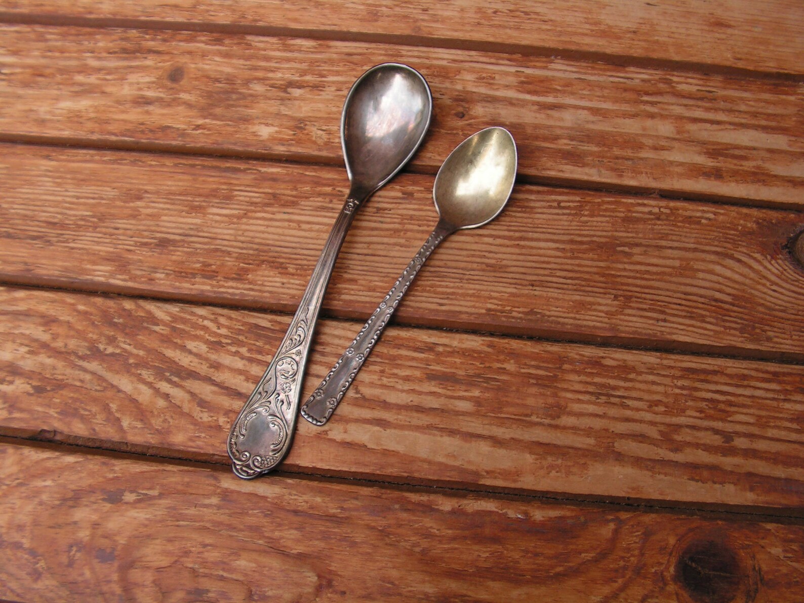 Set of 2 Metal Spoons Silver Tone Spoons Different Size Spoons Etsy