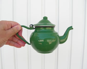 ヴィンテージグリーンエナメルコーヒーポット：小さな金属製の花瓶