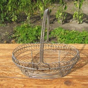 Vintage Oval Wire Metal Basket With Handle, Metal Basket, Vintage Fruit Basket, Old Basket, Cottage, Metal Shopping Basket, Retro Kitchen