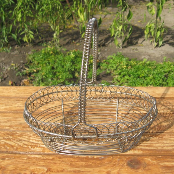 Vintage Oval Wire Metal Basket With Handle, Metal Basket, Vintage Fruit Basket, Old Basket, Cottage, Metal Shopping Basket, Retro Kitchen