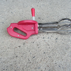 Vintage Manual Mixer Bulgaria Hand Mixer Egg Beater Retro Kitchen Mixer Vintage Hand Whisk Kitchenware Cooking Supply
