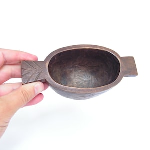 Vintage hand carved grain scoop Old flour scoop Mercantile scoop Rustic collectable scoop Antique kitchen scoop Art scoop Primitive bowl