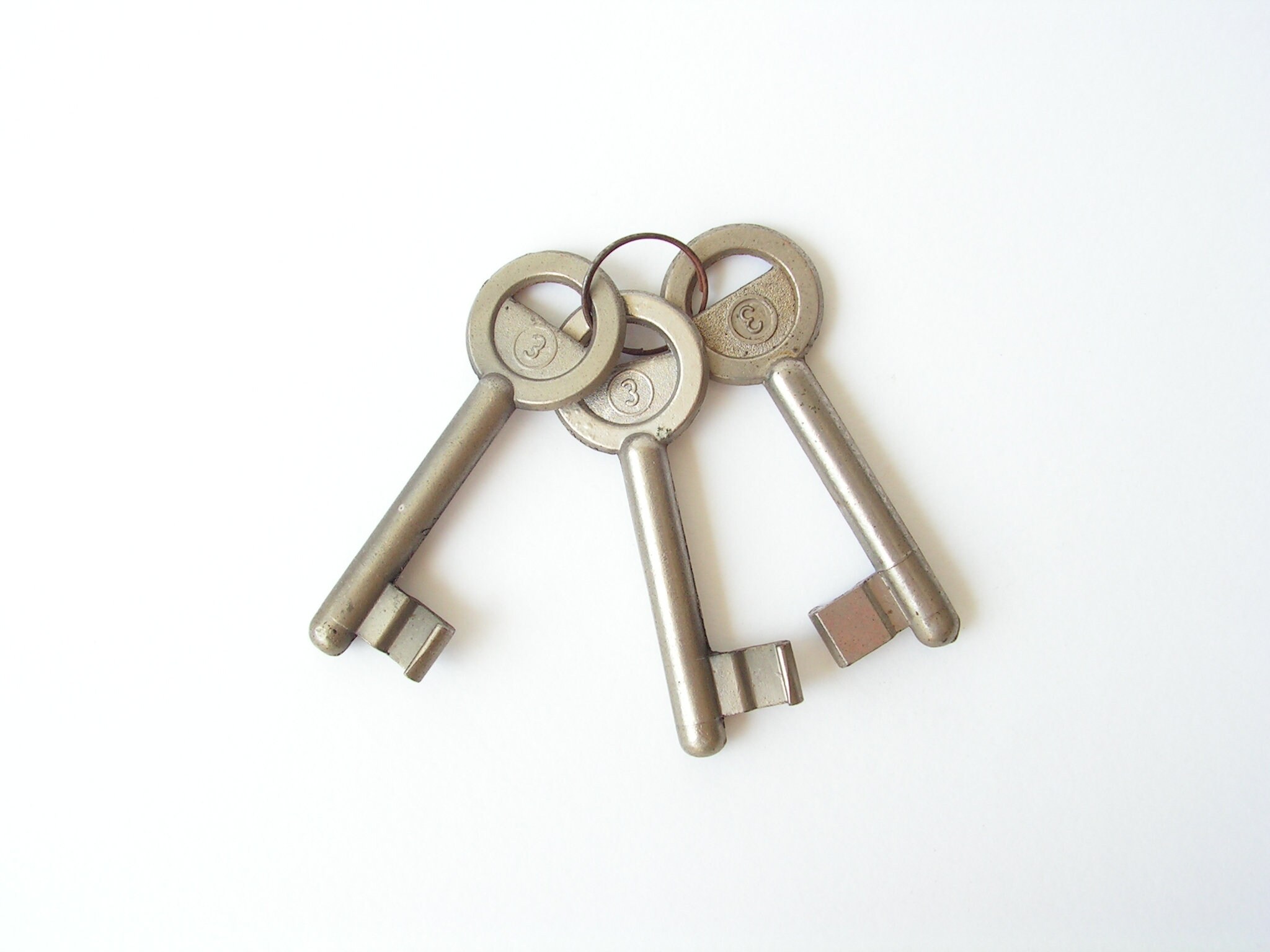 Unique ключ. Vintage Key. Заготовки для ключей ретро купить. Customized Metal Key Set-Style. Поиск ключей скелеты головоломки игра 2012.