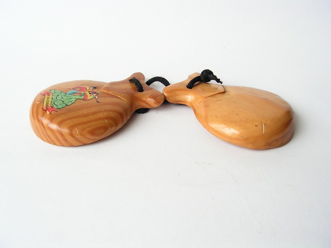 Vintage Handmade Wooden Castanets, Spanish Folk Percussion, photo 4 sur 5