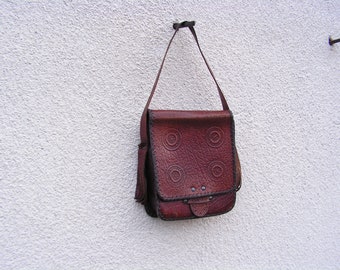 Vintage Leather Bag 70s Brown Fringe Handbag Bag Handbag Tooled Purse Retro Woman Hippie Bag Embossed Dark Brown Genuine Leather Bag