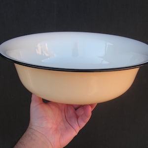 Vintage wash basin Enameled wash basin Large wash bowl Enamel basin Primitive rustic bowl Big dish Round beige white bowl Kitchen Decor