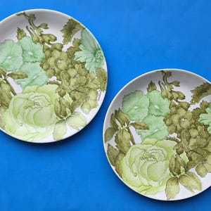 Ernestine Salerno 2 Dinner Plates 10.5&quot; Signed Italy Floral Cabbage Pattern 885V