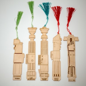 Marcapáginas personalizado de sable de luz de Star Wars: madera de abedul grabada con borla