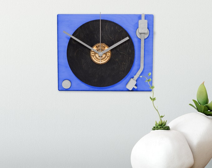 Custom Turntable  Clock Wooden Personalized Record Player Vintage Handmade Music Lovers Unique Wall Decoration Made in USA Quetzal Studio