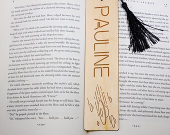 Personalized Wooden Bookmark: Engraved UFO Design with Tassel