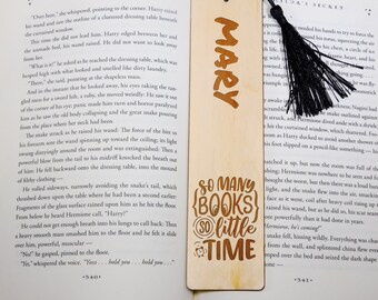 Personalized Wooden Bookmark: Engraved Floral Design with Tassel