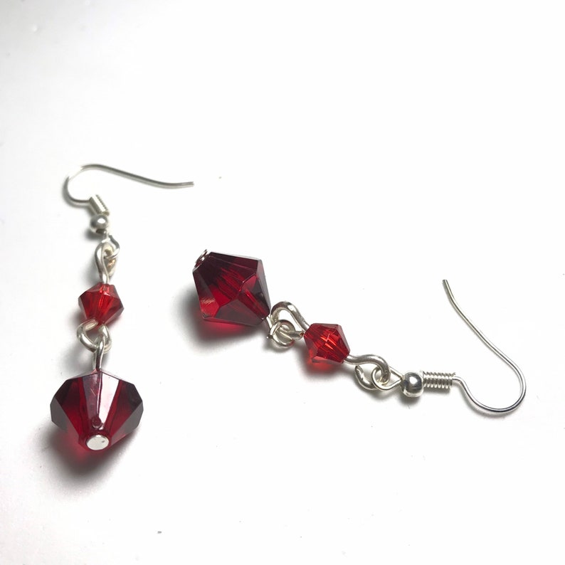 Adoring set red bead bracelet and earrings
