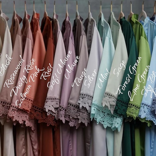 Ensemble de robes de demoiselle d'honneur satiné mat Robes de préparation Robes de mariée Cadeaux de demoiselle d'honneur Demoiselles d'honneur Cadeaux de mariage Robes de mariée en DENTELLE