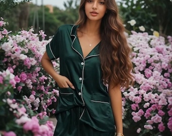 FOREST GREEN Super soft SATIN Pajama Set, Bridesmaid PJs Set, Bridesmaid Proposal Gift, Bridal Party Gift, Getting Ready PJs, Custom pajamas