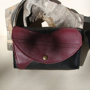 sac en cuir noir et bordeaux fantaisie