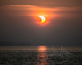 Eclipse partielle de soleil - Michigan - 2021 - Photo, Impression d'art