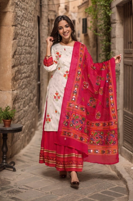 punjabi Suit - Buy Latest Punjabi Salwar Suit Online at Best Price