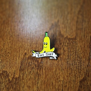 Banana Soft Enamel Pin Mario Kart Nintendo