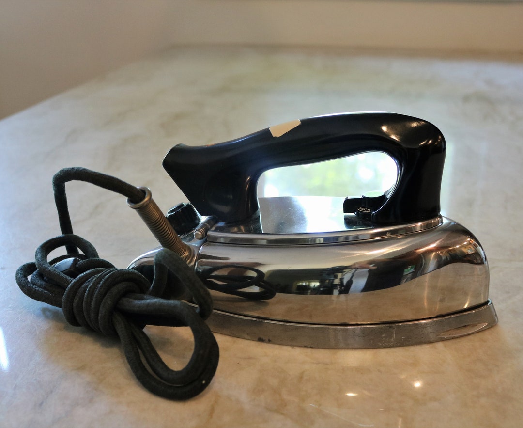 Steam O Matic Iron Model R500B From 1950s, IT WORKS, Rival Co Boiler