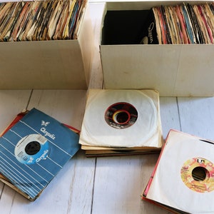 Mixed Set of 12 Singles, 45 rpm Records from 1960s-1980s, Random Set incl Classic Rock Pop Oldies, Vintage Vinyl Use for Jukebox Home Stereo